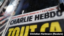Naslovna strana magazina Charlie Hebdo na dan početka suđenja, septembar 2020.