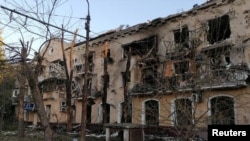 Guverner Zaporožja Oleksandar Staruk rekao je 24. septembra da su Rusi izveli udare na infrastrukturne objekte u gradu Dnjepropetrovsku. Pogođena je stambena zgrada i jedna osoba je stradala, a nekoliko povređeno.