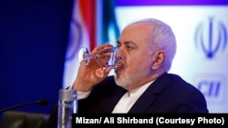 وزیر خارجه ایران در گفت‌وگو با سایت رهبر ایران، به اروپا هشدار داده که «مسئولیت‌های خود» را در برجام بپذیرد.