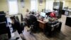 Білорусь: силовики прийшли з обшуками до співробітників агентства БелаПАН. Сайт видання недоступний