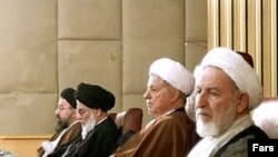 از راست، محمد یزدی، اکبر هاشمی رفسنجانی، محمود هاشمی شاهرودی و احمد خاتمی در اجلاس خبرگان رهبری