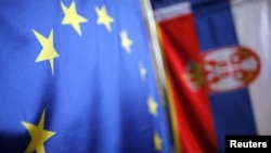 Zastave EU i Srbije