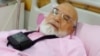 مهدی کروبی «با درخواست محاکمه علنی» اعتصاب غذا کرد