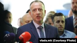 Арбен Таравари, министер за здравство
