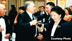Мухтар Алієв, Нурсултан Назарбаєв, Рахат Алієв та офіційна дружина президента Казахстану Сара Назарбаєва, архівне фото