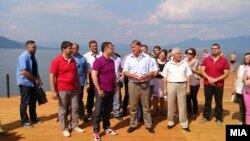 Премиерот на плажата Стење во Преспа.