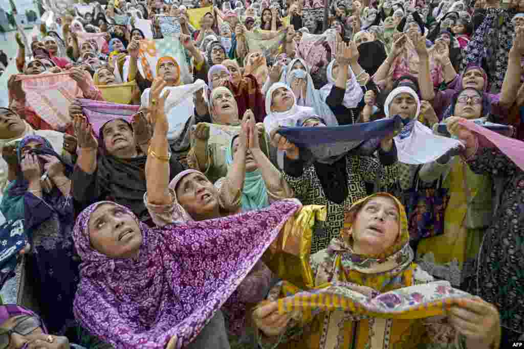 بال در زبان کشمیری به‌معنای «کنار آب» است و چون این مکان بر کرانهٔ دریاچهٔ دل قرار گرفته است، شاید وجه تسمیه آن همین باشد. از طرفی، بال در این زبان به معنای مو نیز هست. 