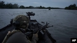 Українські військові завдають вогневих уражень по позиціях і по тилах противника