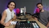 Adrian Teleșpan are zeci de mii de urmăritori în social media. Susține cursuri de scriere creativă și a publicat recent un nou roman, „Autonomie pe”.