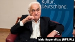 ზურაბ აბაშიძე