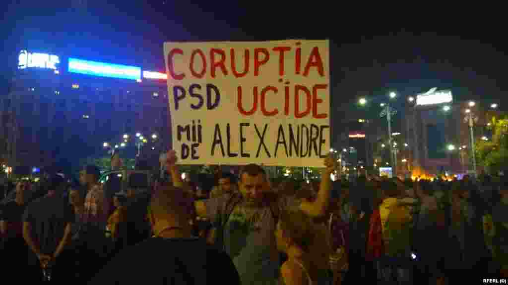 Drama Alexandrei și eșecul autorităților în salvarea Luizei, a tinerilor de la Colectiv, drama din Munții Apuseni au fost nu doar pe pancartele din Piața Victoriei. Au devenit exemple pentru trauma pe care România o trăiește - „Corupția ucide”