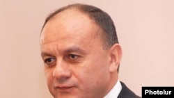 Պաշտպանության նախարար Սեյրան Օհանյանը: 