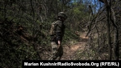 Як ідеться в ранковому зведенні, впродовж минулої доби російські гібридні сили вчинили 12 порушень режиму припинення вогню