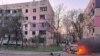 Станбен блок во украинскиот град Криви Рих по руски напад, 4 април 2025 година.