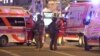 Policija i hitna pomoć na božićnoj pijaci u Magdeburgu pošto je automobil uleteo u gomilu ljudi, 20. decembar 2024.