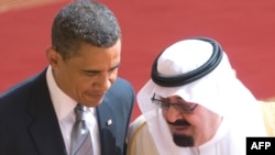 ملک عبدالله (راست) پادشاه عربستان و باراک اوباما، رییس جمهور آمریکا.