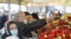 De ce sunt piețele considerate mai de risc decât mall-urile sau supermarketurile?