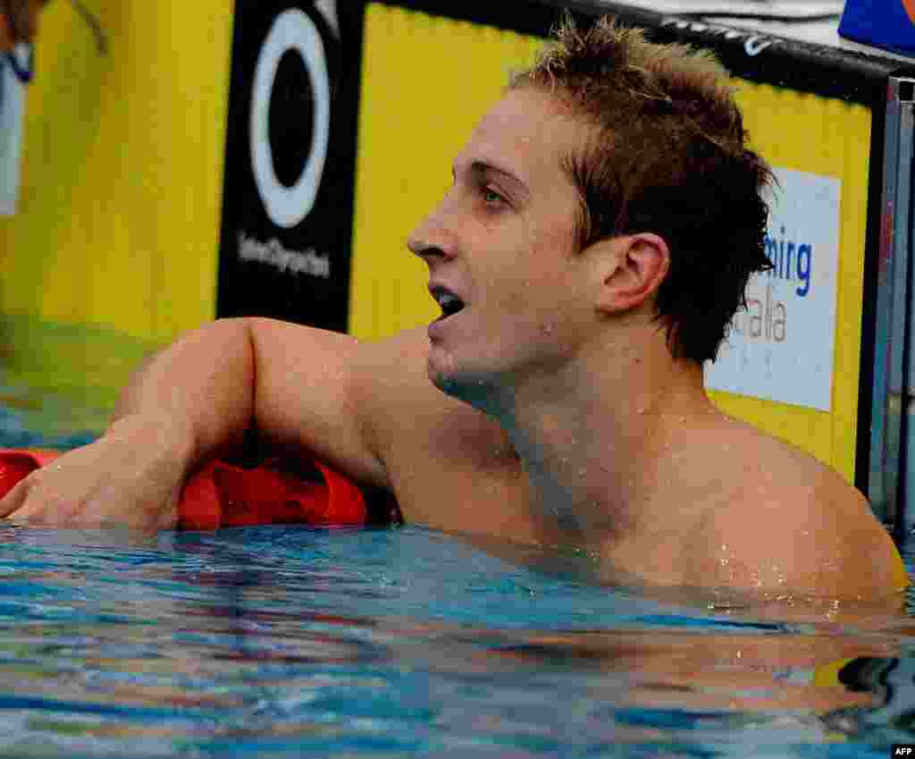 Australijski olimpijski komitet je ovog mjeseca odlučio kazni Nick D'Arcyja zbog fotografije na Facebooku gdje pozira sa vatrenim oružjem.