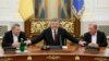 Ахтем Чийгоз, Петро Порошенко та Ільмі Умеров під час зустрічі в Адміністрації президента, 27 жовтня 2017 року