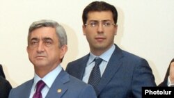 Armenia - President Serzh Sarkisian (L) and his son-in-law Mikael Minasian during a joint public appearance in Yerevan, 07Nov2009.