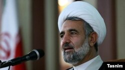 مجتبی ذوالنور به نام این دو متهم اشاره نکرده و نگفته که آنان چه سمتی در تیم مذاکره اتمی ایران داشته‌اند.
