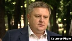За словами Андрія Крищенка, він подав рапорт про відставку, і 10 серпня його задовольнили