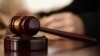 Суд арештував двох поліцейських, підозрюваних у зґвалтуванні й побитті