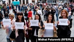 Nearly 200 journalists gathered in Sarajevo on August 28. Similar rallies were reportedly held in Zenica and Mostar.