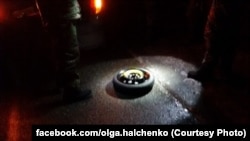Заміна коліс на блокпосту колишнім «Беркутом»