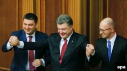 Володимир Гройсман, Петро Порошенко, Арсеній Яценюк, 27 листопада 2014 року