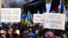 Кремль хоче захищати в Україні не лише російськомовних (огляд преси)