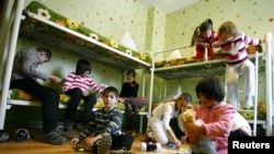 Дом за сираци во рускиот град Ростов-на-Дон. Приливот на украински деца во руските сиропиталишта направи дополнително оптоварување на веќе затегнатиот систем на социјална заштита.