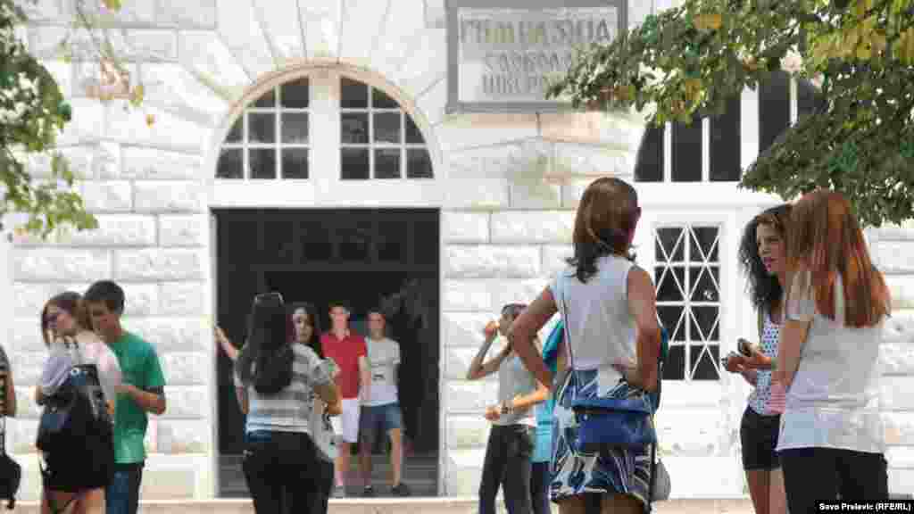 Gimnazija u Podgorici, 3. septembar 2012.