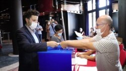 Dritan Abazović na glasanju u Ulcinju 30 augusta 2020.