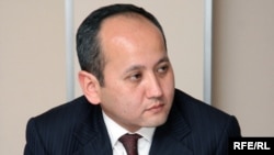 Opposition activists were seeking a parliamentary response to accusations made by Kazakh businessman Mukhtar Ablyazov.