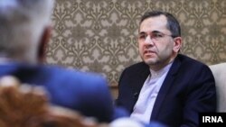 مجید تخت‌روانچی، معاون وزیر خارجه، نماینده ایران در دیدار اخیر با تروئیکای اروپایی بوده است