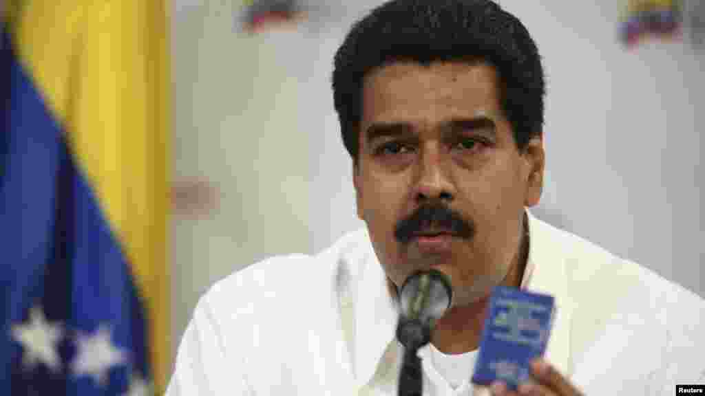 Venecuela - Potpredsjednik Venecuele, Nicolas Maduro, saopćio je vijest o Chavezovoj smrti, Caracas, 5. mart 2013.