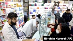 نایب رئیس انجمن داروسازان ایران واردات سرم و شربتهای سرماخوردگی را «بیسابقه» خوانده است