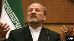 متکی به پیروی از احمدی نژاد معتقد است «فرقی نمی کند» چه کسی به کاخ سفید راه پیدا کند. (عکس: AFP)