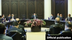 Armenia - Prime Minister Nikol Pashinian holds a cabinet meeting in Yerevan, September 30, 2021