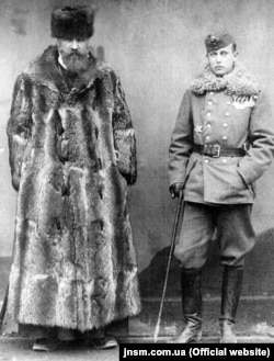 Митрополит Андрей Шептицький (ліворуч) і Василь Вишиваний