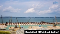 Будівництво Керченського мосту (архівне фото)