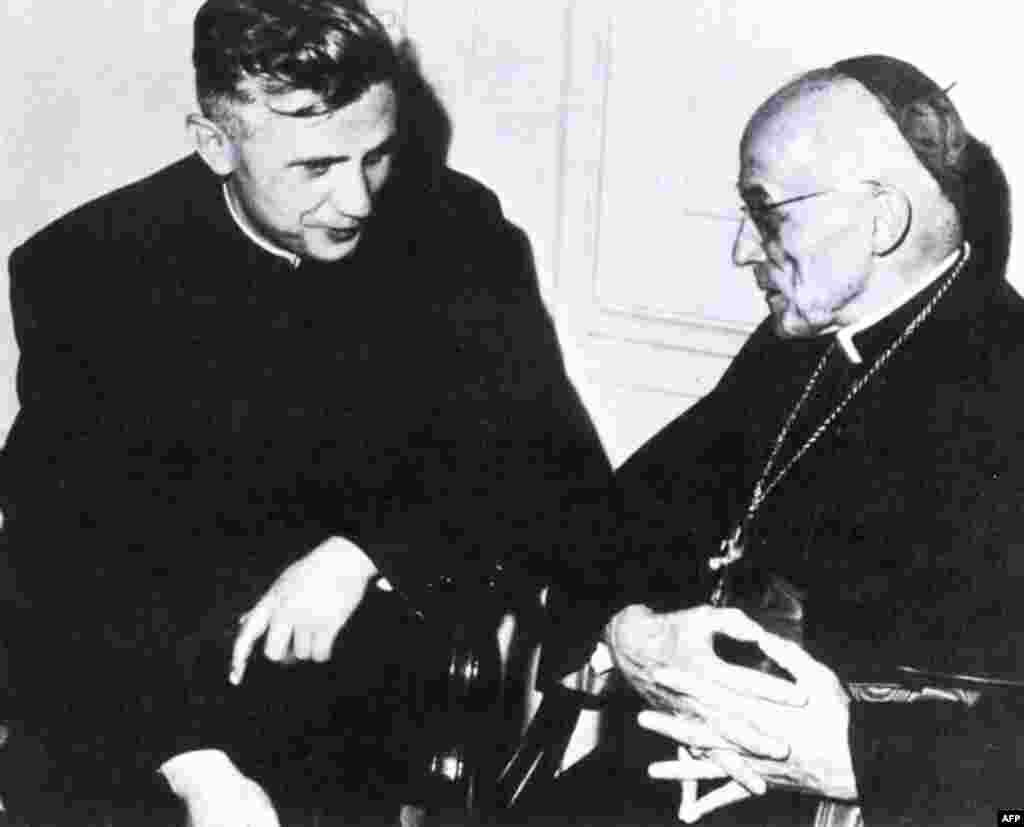 Josef Ratzinger (lijevo), Rim, 1962.