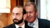 лавы МИД Армении и России - Арарат Мирзоян (слева) и Сергей Лавров (архив)