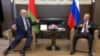 «Лукашенко полностью в руках Путина». Позиции на встрече в Сочи