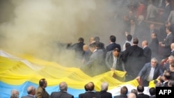 Під час засідання у Верховній Раді 27 квітня 2010 року