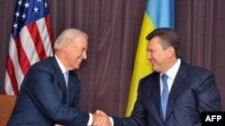 Архівна фотографія. Віце-президент США Джозеф Байден зустрівся з Віктором Януковичем у Києві, 21 липня 2009 р.