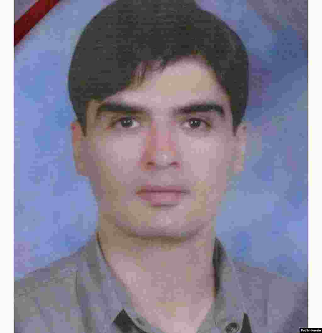 Ardeshir Hosseinpur (1962-2007) Hosseinpur je bio profesor fizike i stručnjak za elektromagnetizam. Preminuo je u Isfahanu u januaru 2007. godine pod misterioznim okolnostima. U nekim se izvještajima kaže da je bio "ugušen plinom", dok su drugi tvrdili da je ubijen trovanjem radijacijom. Iako su mnogi ljudi sumnjali u izraelsku umiješanost u njegovu smrt, njegova je sestra kasnije tvrdila da ga je ubio iranski Islamsko-revolucionarni korpus garde nakon što je odbio pomoći Iranu u razvoju nuklearnog oružja.