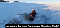 Подлёдная рыбалка на Чукотке