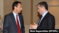ფილიპ გორდონის შეხვედრა უმცირესობის ლიდერთან დავით ბაქრაძესთან